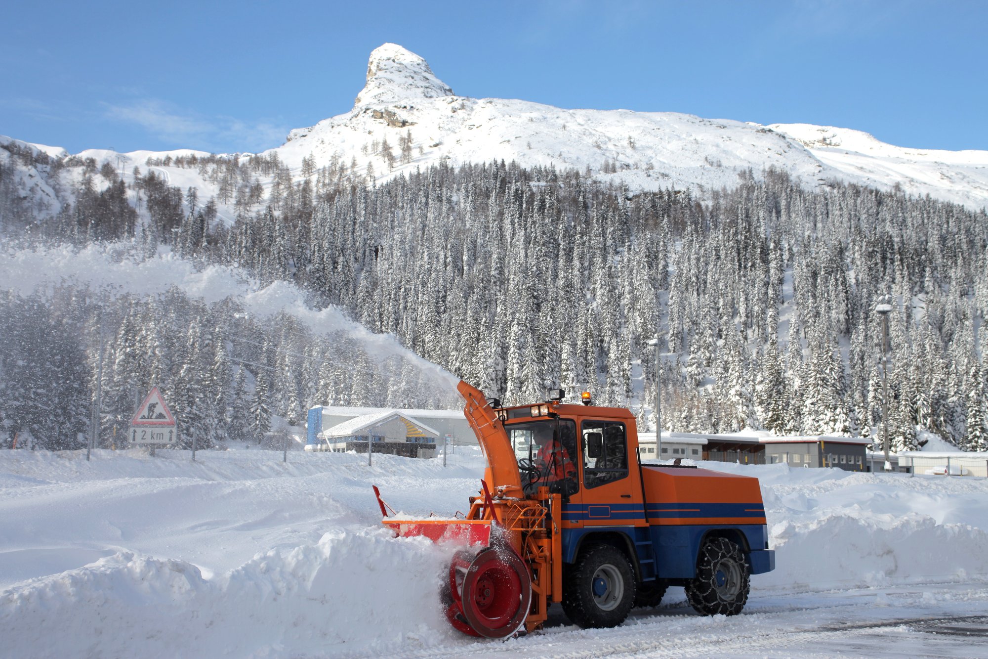 Hydraulic Cylinders in Snow Removal Hydraulic Cylinders in Snow Removal